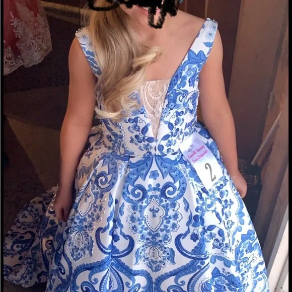 Sherri Hill Child’s gown Size 8 - Worn twice - Picture 4 of 13
